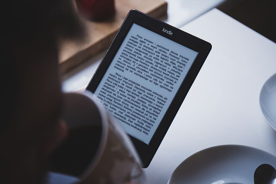 E- Reader for book lovers as an essential traveling accessory